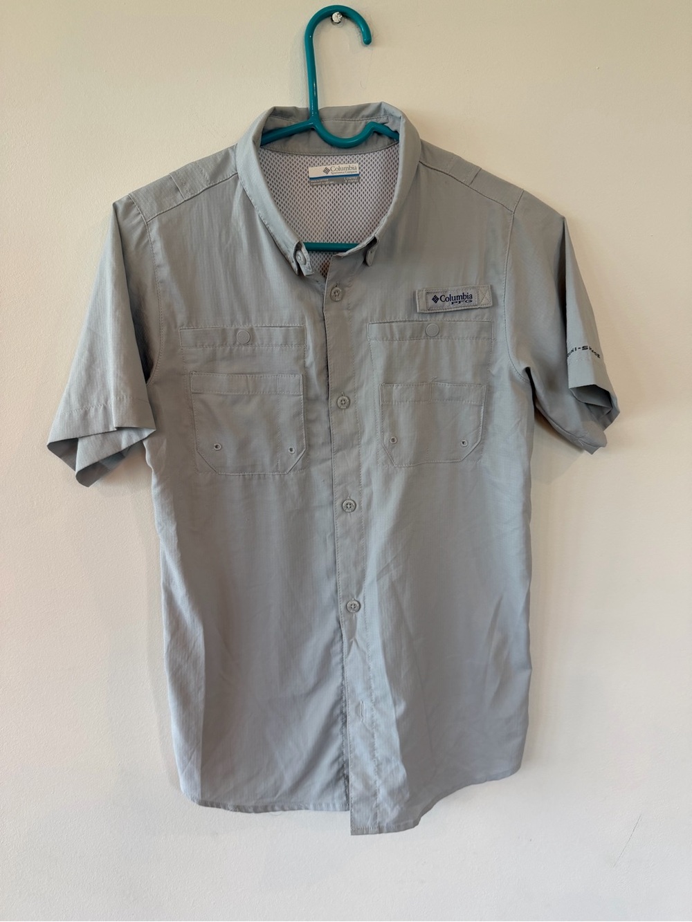 Columbia Boy’s Short-Sleeve Button-Up Performance Shirt - Light Gray